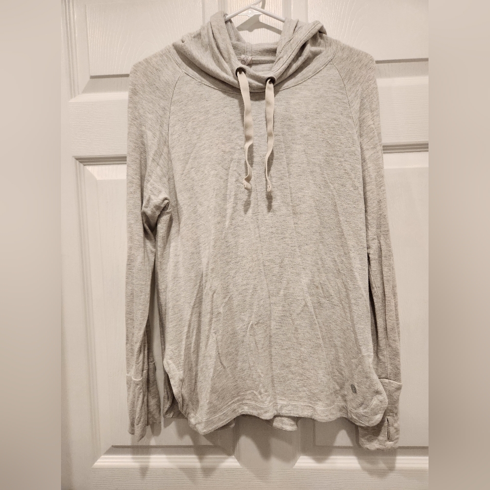 White pullover